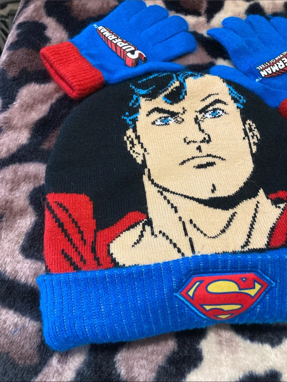 3-4 Year old DC Comics Superman Beanie and Gloves Set - Blue, Red, Black